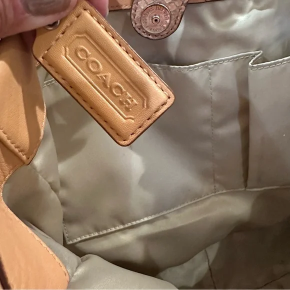 Coach Penelope Apricot / Peachy Leather shoulder bag - - Picture 14 of 14